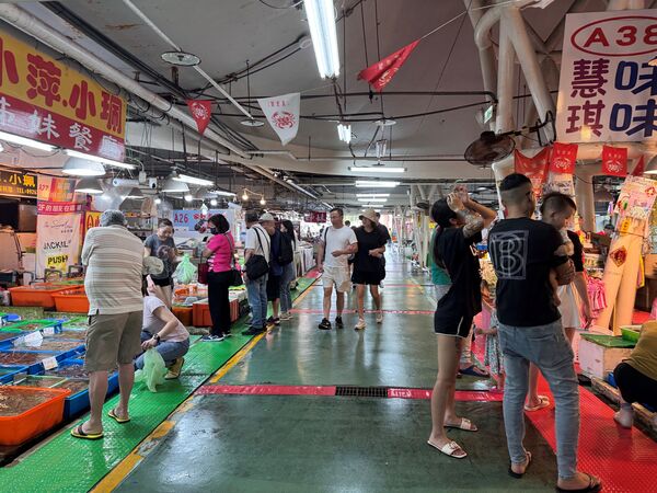 ▲帶媽媽吃海鮮遊北海岸 新北2魚市祭滿額抽獎送好禮。（圖／新北市漁業處提供）