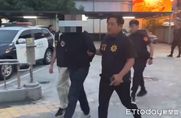 ▲▼抓到人了！「恐怖前夫」高雄民宅丟煙火彈&hellip;滾到隔壁鄰爆炸。（圖／記者賴文萱翻攝）