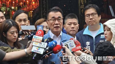 李四川稱家族討海不採砂石　綠議員甩證據：武士刀、撒冥紙是捕魚？