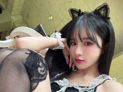 台啦啦隊女神紅到日本！「貓系女僕照」登日本Yahoo首頁…黑絲襪誘人