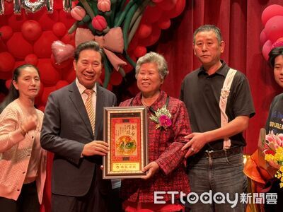 金門表揚17位模範母親 「家庭最堅定力量」陳福海感謝無私付出