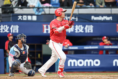 朱育賢開轟笑稱靠風幫忙　攔截回傳球讓王勝偉衝本壘認小瑕疵