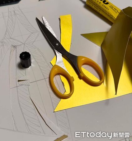 ▲▼台灣粉絲逼哭孫藝真！錯失影后「拿到這獎盃」淚喊：我要哭了。（圖／dmm_Sonyejin、yejinhand_hk授權提供）