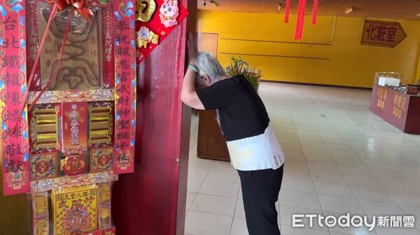 ▲54歲賴女在母親節前夕發生車禍意外身亡，賴女媽媽難以接受。（圖／記者林東良翻攝）