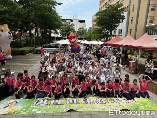 ▲台中醫院舉辦護理師節暨母親節音樂園遊會，現場氣氛熱鬧溫馨。。（圖／記者游瓊華翻攝）