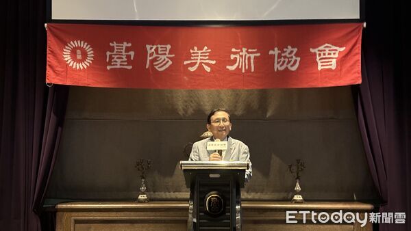 ▲台陽美術協會舉行第9屆理事長交接典禮，由郭綜合醫院總裁、知名水彩畫家郭宗正博士正式接任理事長。（記者林東良翻攝，下同）