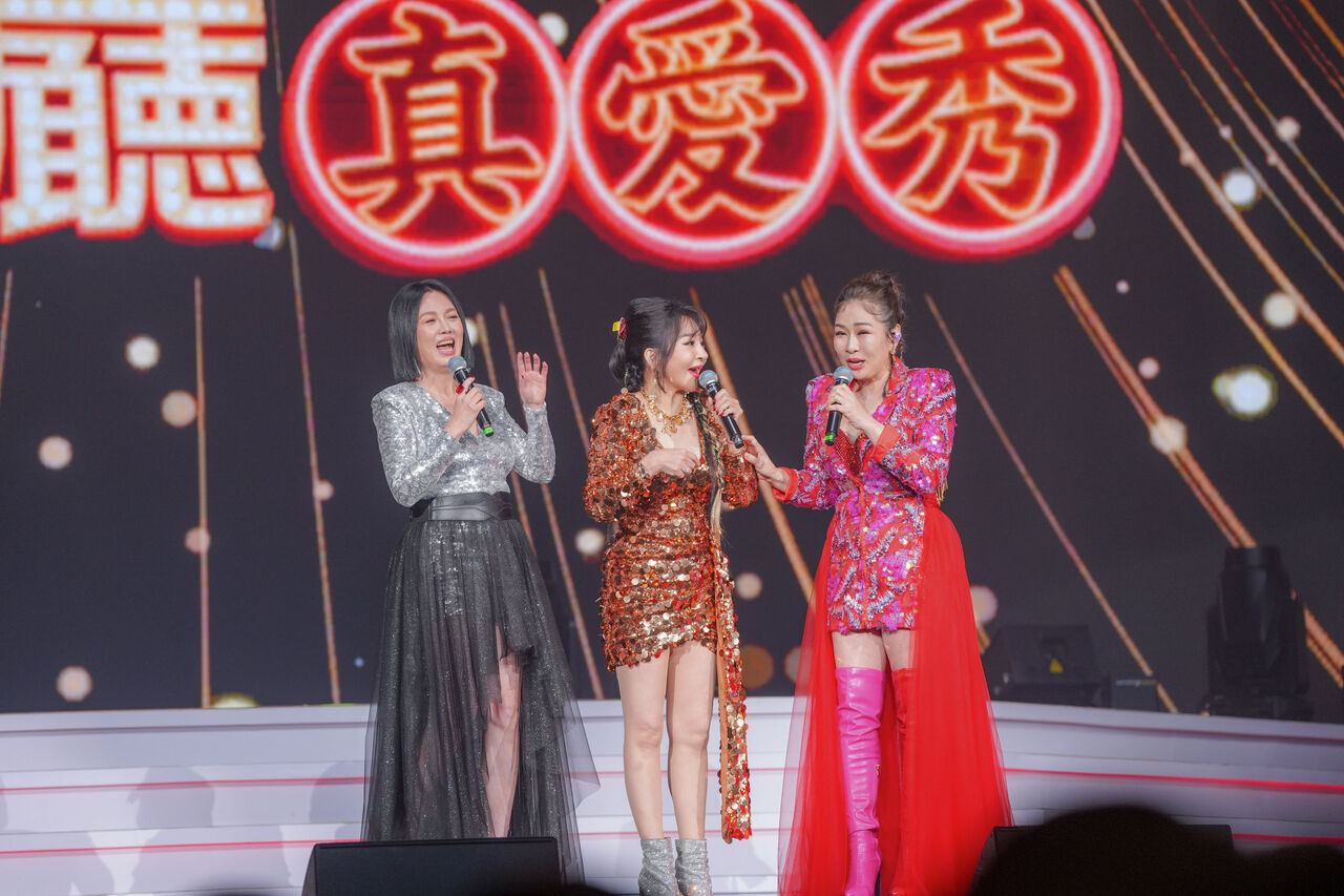 ▲▼張秀卿、王彩樺出席藍寶石大歌廳。（圖／高流提供）