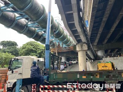 新北永福橋施工濕滑釀意外　41歲印尼移工墜10米橋底身亡