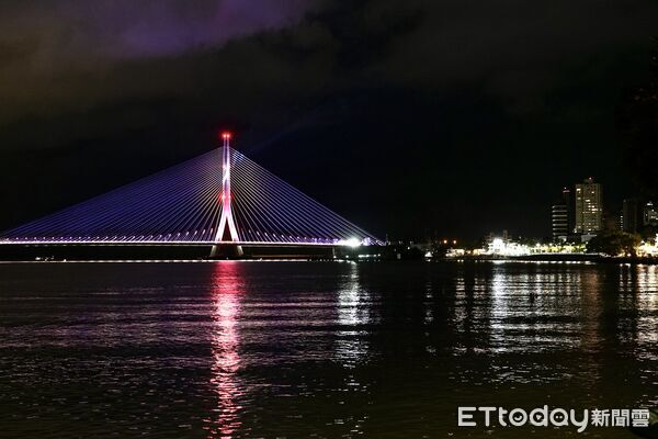 ▲▼ 淡江大橋夜間點燈景。（圖／攝影中心攝）