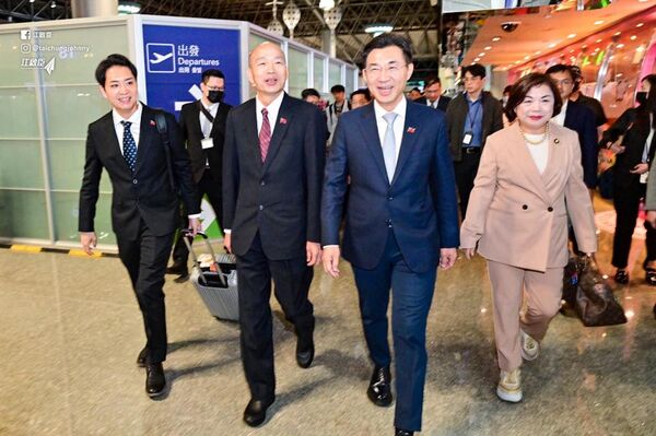 ▲韓國瑜率三黨立委赴歐拚外交，大讚台灣民主實力與5大優勢。（圖／翻攝自Facebook／江啟臣）