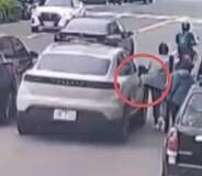 ▲行人遭保時捷擦撞肇逃。（圖／民眾提供）