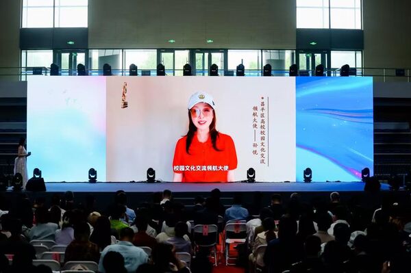 ▲▼  大陸女歌手孫悅參加北京校歌會           。（圖／翻攝 校歌會）