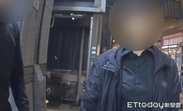 ▲被害女子因抽菸遭人腳踹頭部。（圖／桃園警分局提供）