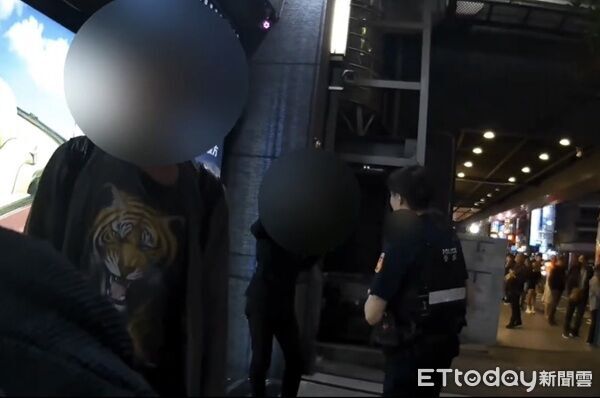 ▲警方獲報趕抵現場分隔雙方釐清狀況。（圖／桃園警分局提供）