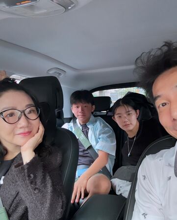 ▲▼17歲兒遭酸顏值輸爸爸　李李仁母親節發聲。（圖／翻攝自Facebook／陶晶瑩﻿）