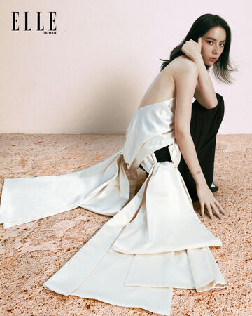 ▲林奕嵐登《ELLE》封面驚艷亮相 。（圖／ELLE TAIWAN提供）