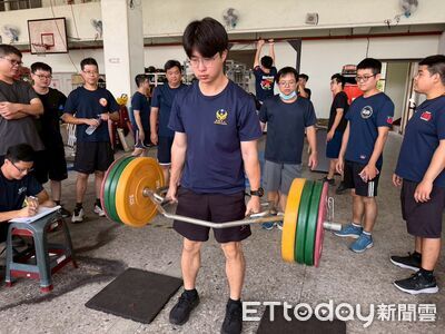南消四大隊常年訓練登場 160名消防員強化體能救助與RIC戰力