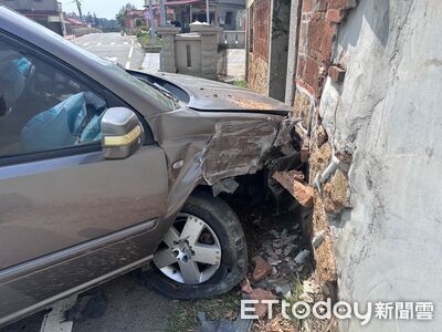 金門休旅車撞民宅圍牆！駕駛稱閃避動物...驗出酒精反應慘了