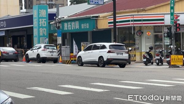 ▲▼台中北區車禍。（圖／民眾提供、記者許權毅攝）