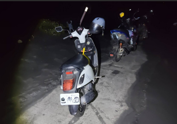 ▲6名逾期停留的泰籍男女前往海邊戲水因掛失竊車牌遭海巡盯上。（圖／海巡提供）