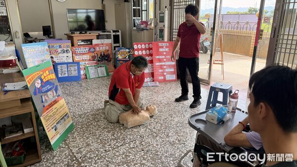 ▲台南市政府消防局第一大隊東山分隊前往廣恩老人養護中心辦理消防宣導，強化長者、家屬及照護人員防災應變能力。（記者林東良翻攝，下同）