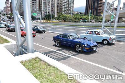 淡江大橋通車首日出現違規 公路局:嚴禁跨車道或臨停