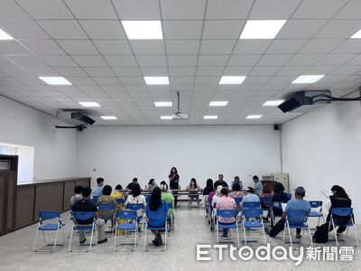 金針花季父親節登場　赤柯山、六十石山景緻不同