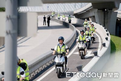 淡江大橋通車日遭質疑　公路局：配合雲門舞集檔期
