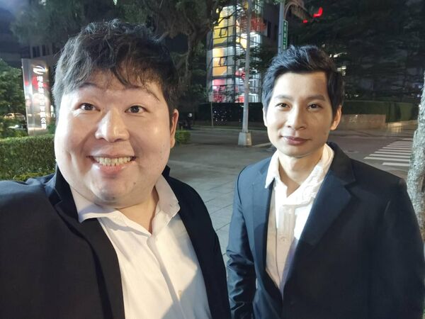 ▲▼逸祥替山豬盡孝暖哭6萬人！　曬同框舊照揭「一直有很多人懷念他」。（圖／翻攝自Facebook／黃逸祥粉絲團）