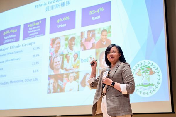 ▲貝里斯大使梅凱瑟桃園演講