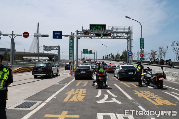 ▲淡江大橋12日正式通車。（圖／記者黃克翔攝）