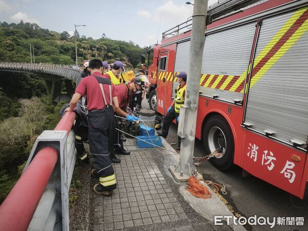 ▲▼桃園知名養生村傳墜橋，1女陳屍橋下明顯死亡。（圖／記者沈繼昌翻攝）