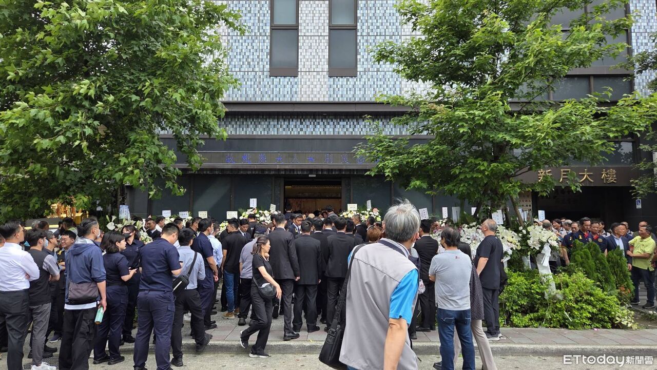 女警陳芊雯今告別式 近百警板橋淚送別、林炎田到場