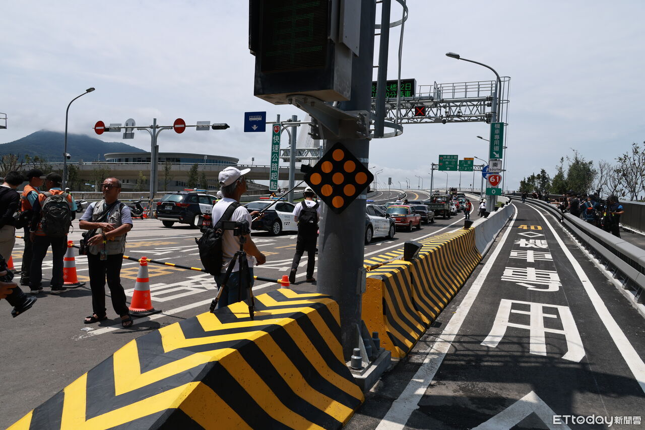 質疑淡江大橋「被點名勿造謠」 火花羅再轟擋風牆螺絲亂鎖