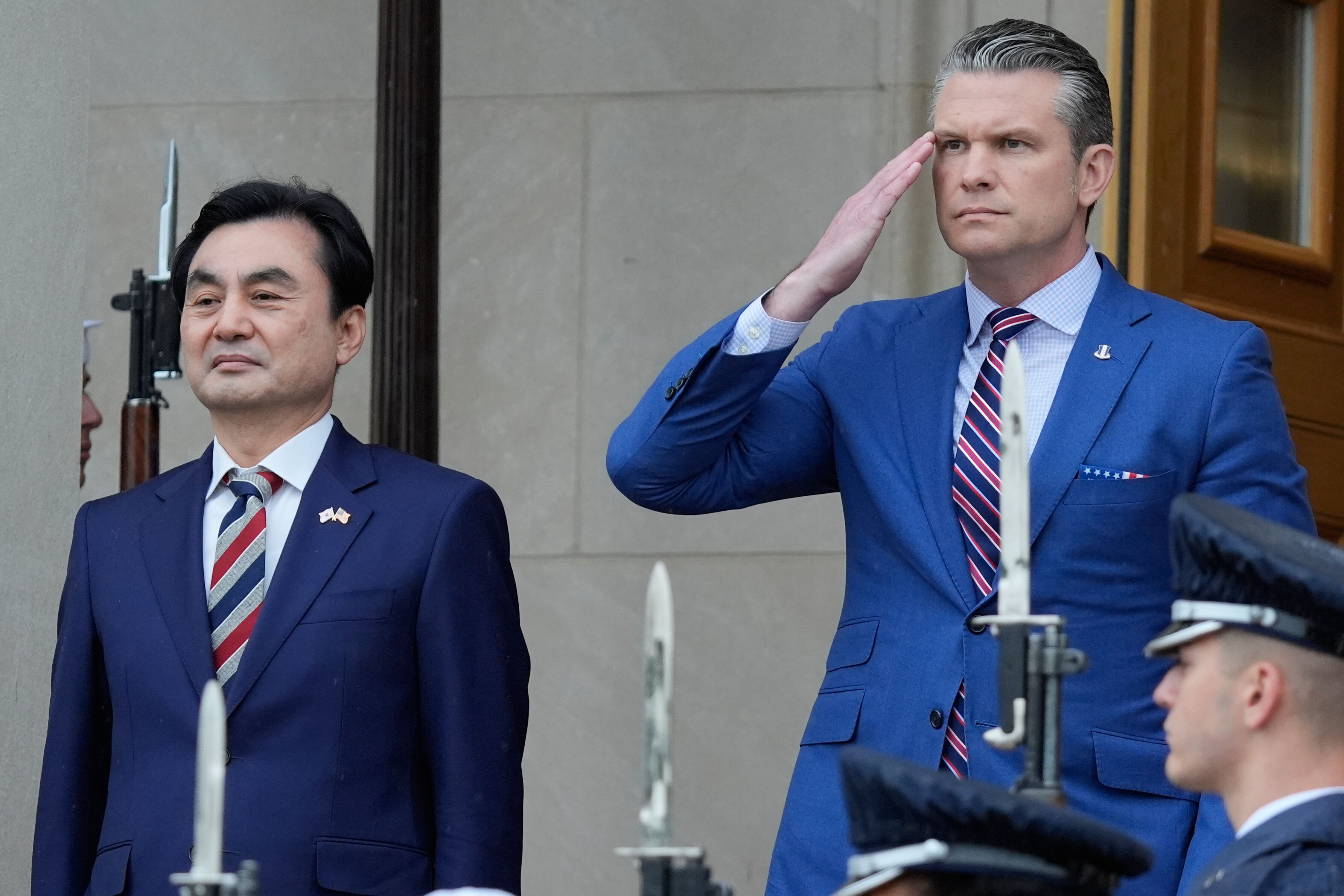 ▲▼南韓國防部長安圭伯訪美,11日與美國國防部長赫格塞斯進行會談。(圖/達志影像/美聯社)