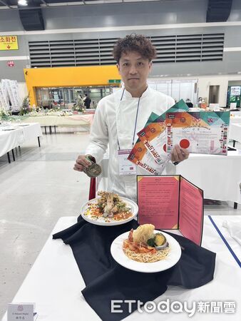 ▲林宇志老師在餐廳料理展示與開胃菜展示項目表現亮眼，一舉奪下2金1銀佳績。（記者林東良翻攝，下同）