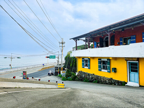 ▲▼金山跳石沒有名字的咖啡店。（圖／史努比遊樂園授權提供）