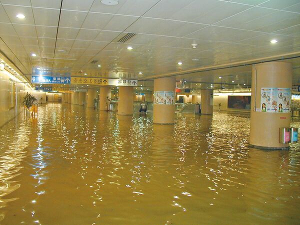 2001年9月17日，納莉颱風挾帶豪雨侵襲，造成北市捷運史上最嚴重災情。（翻攝北捷臉書粉專）