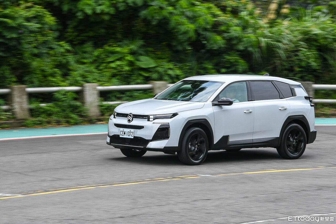 ▲Citroen C5 Aircross新休旅值得一看！低稅金空間舒適跟國產競品打價格戰。（圖／記者徐煜展攝）
