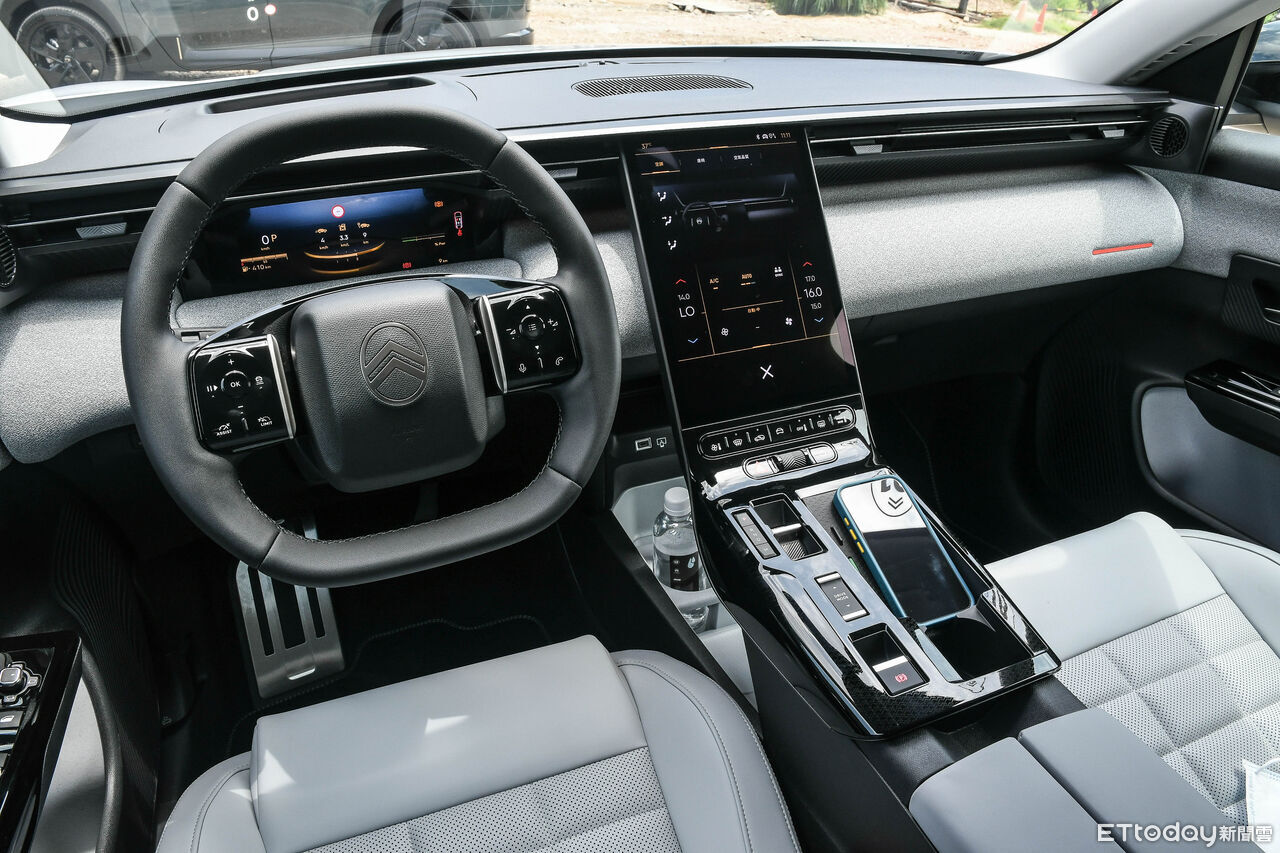 ▲Citroen C5 Aircross新休旅值得一看！低稅金空間舒適跟國產競品打價格戰。（圖／記者徐煜展攝）