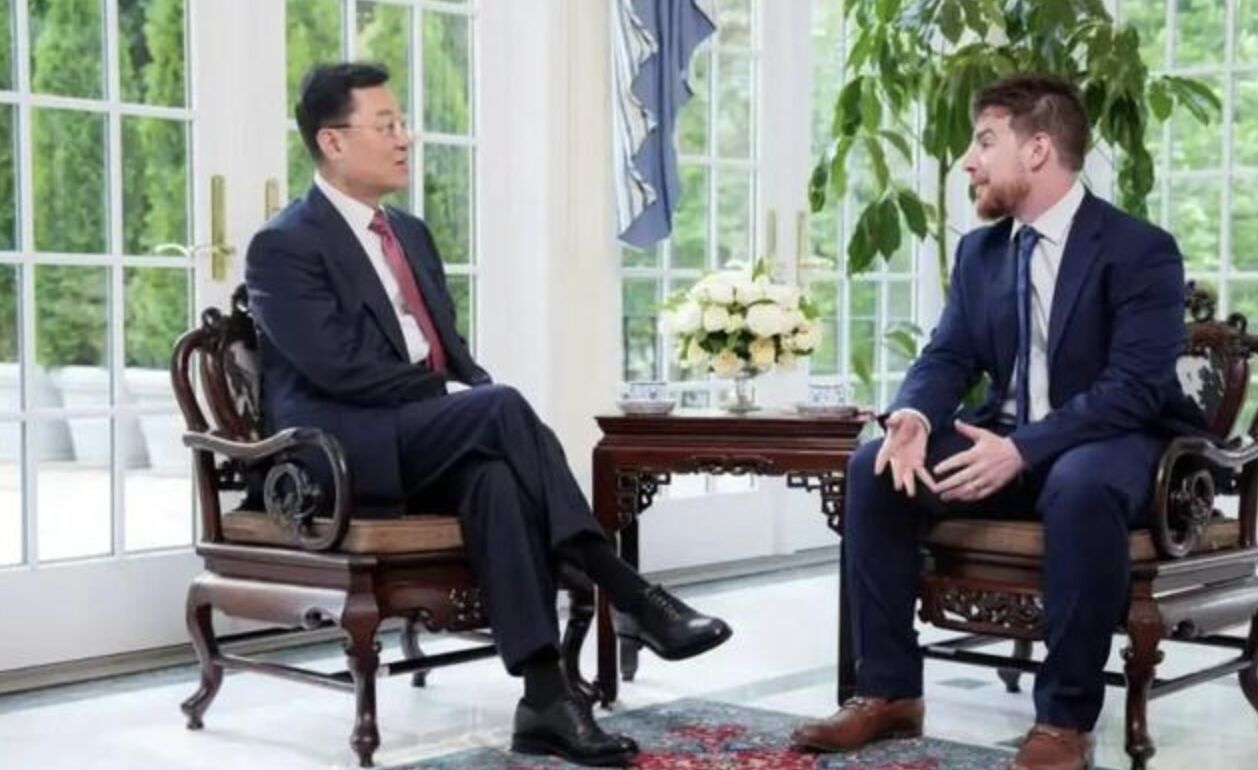 ▲大陸駐美大使謝鋒接受專訪。（圖／翻攝上游新聞）