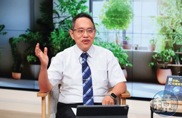從業超過20年的保險課程講師鄭正一表示，勞工在轉職或退保前，應清楚年資與勞保老年年金領取規定。