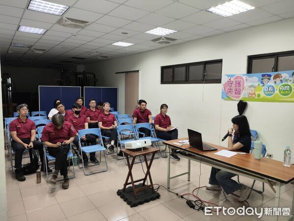 ▲台南市政府消防局第三救災救護大隊辦理消防安檢講習，強化同仁消防安全檢查及圖說判讀專業能力。（記者林東良翻攝，下同）