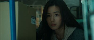 瘦到連女神都擔心！　全智賢拍活屍片「不斷餵食演員」：怕她昏倒