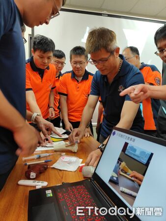 ▲台南市政府消防局第三大隊辦理救護技術員複訓，強化第一線救護人員到院前緊急醫療處置能力。（記者林東良翻攝，下同）
