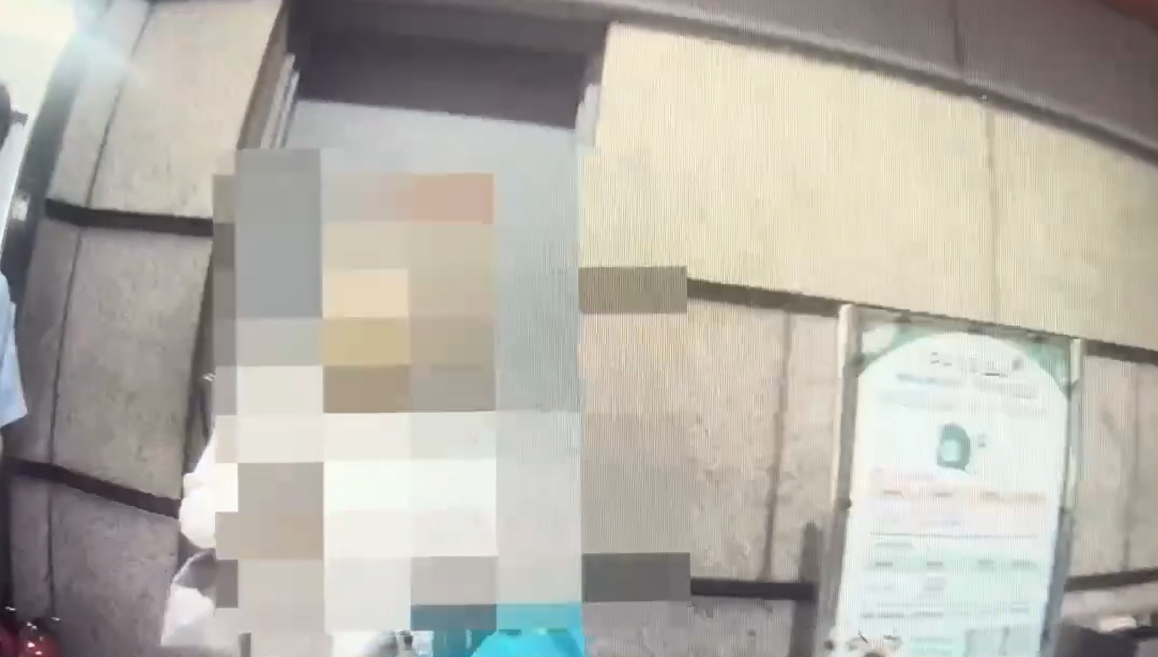 被阿嬤雨傘滴水噴到背 2女捷運圓山站激烈互罵