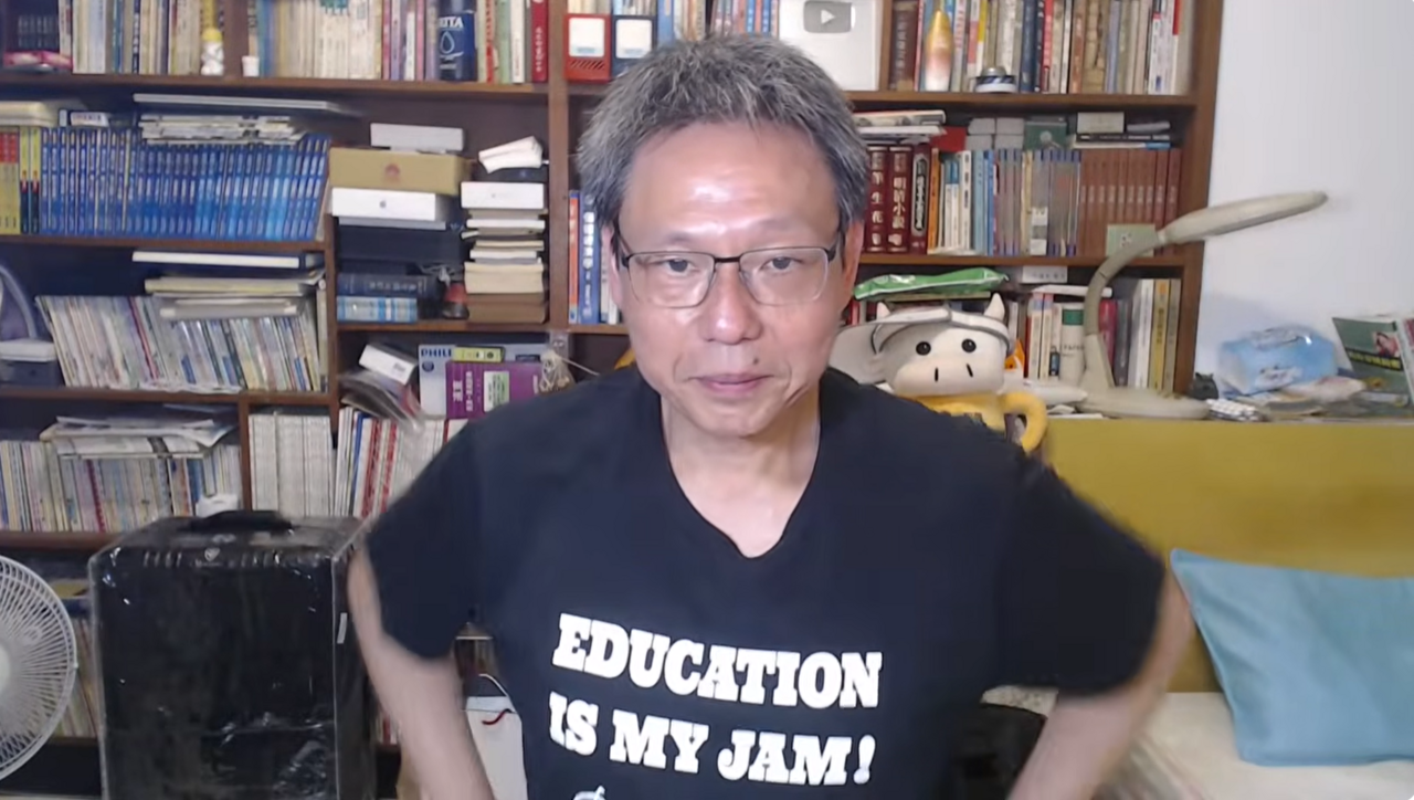沈伯洋參選不只要發雞排! 謝寒冰曾喊「跪著直播」也兌現承諾