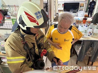 台南電動腳踏車電池充電突起火 屋主聽見爆裂聲急丟水中撲滅