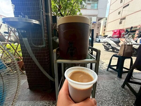 ▲▼苓雅無名麵店。（圖／部落客姊妹淘授權提供）