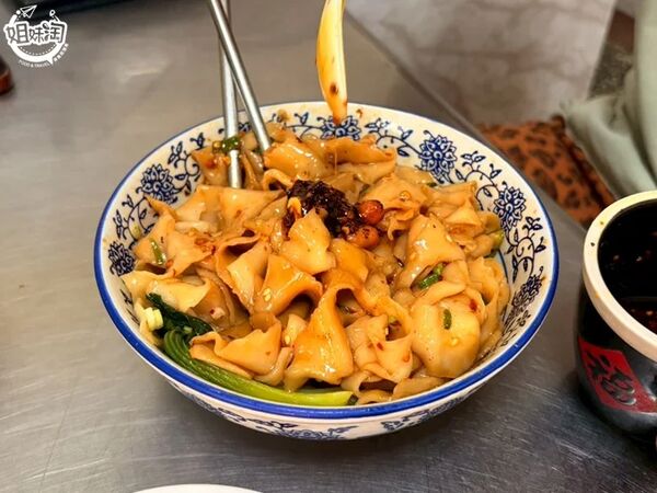 ▲▼苓雅無名麵店。（圖／部落客姊妹淘授權提供）
